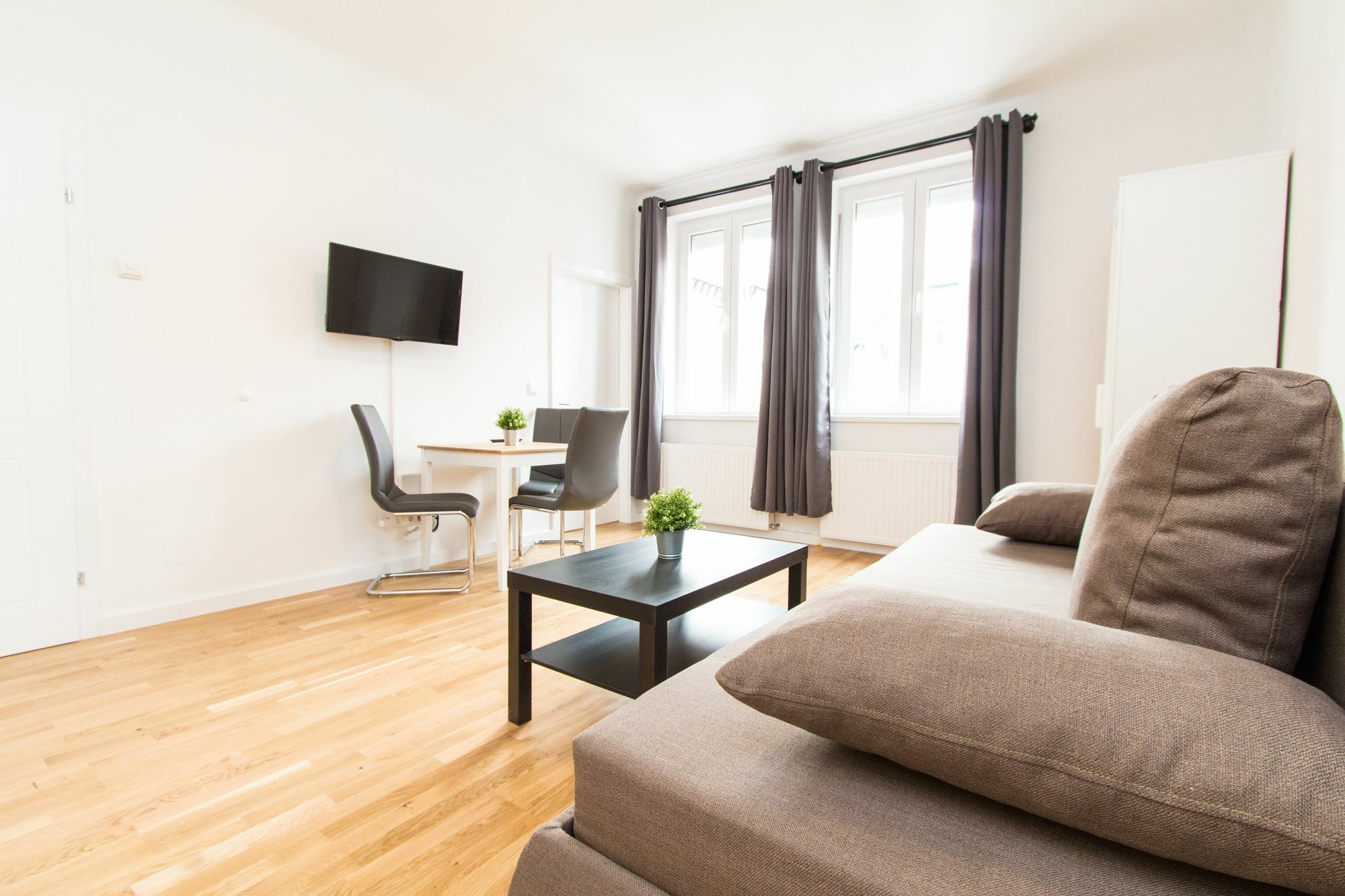 Checkvienna - Lainzer Strasse Apartment *